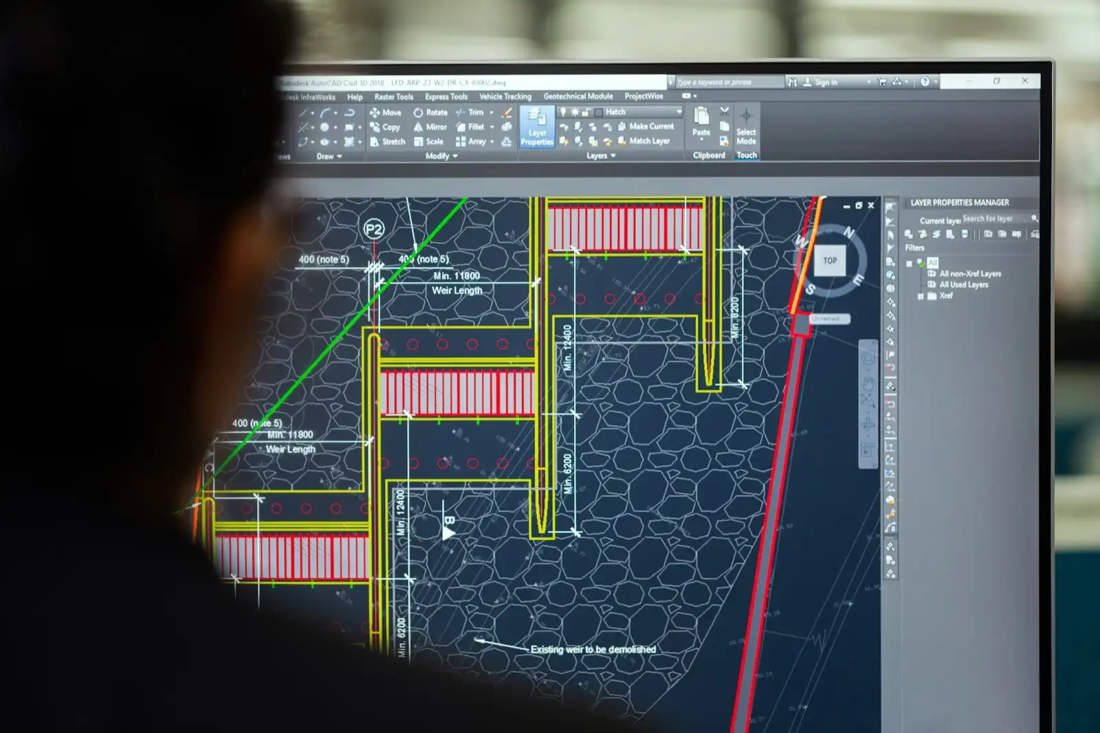 Monitor z rysunkiem technicznym instalacji w programie CAD